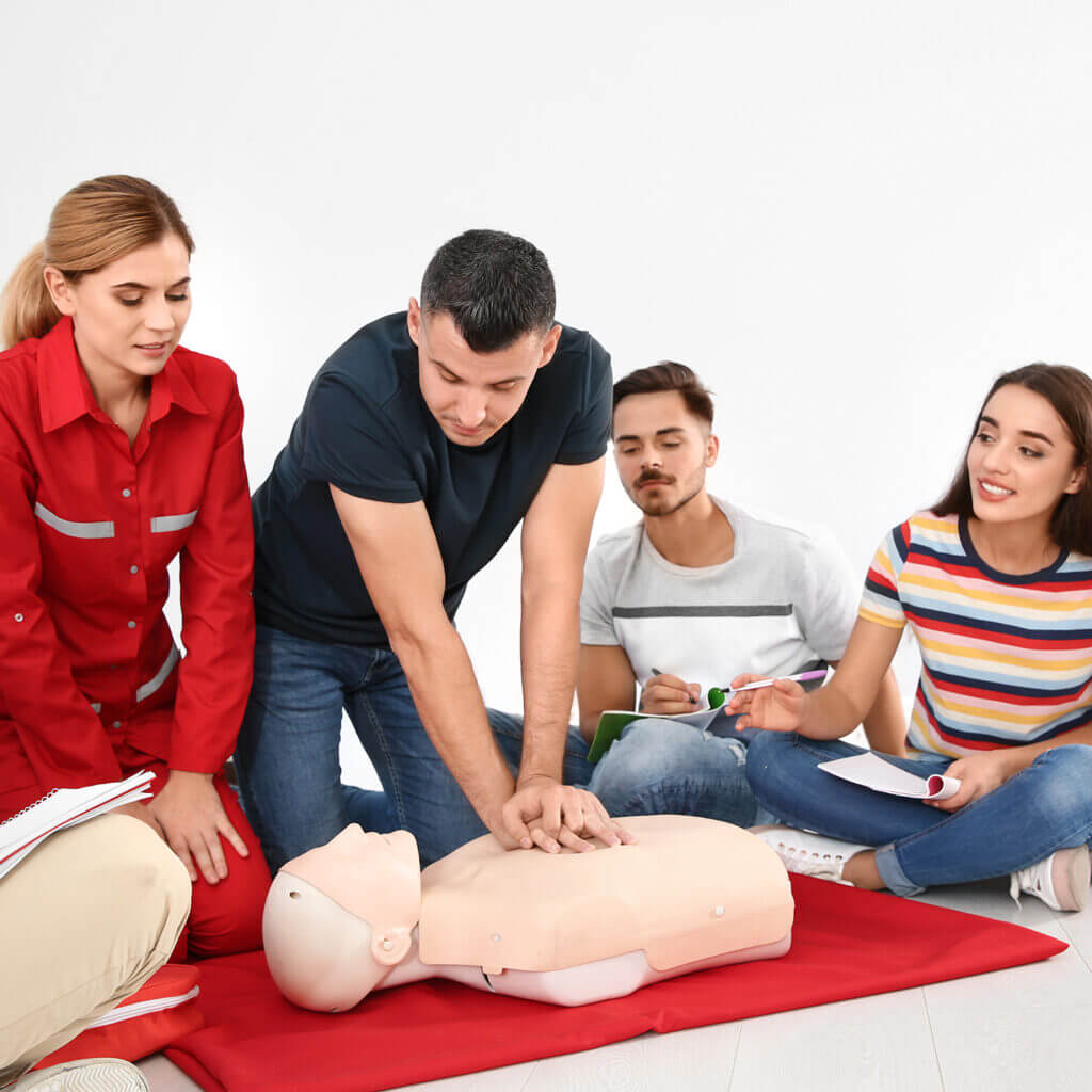 First aid course for laypersons